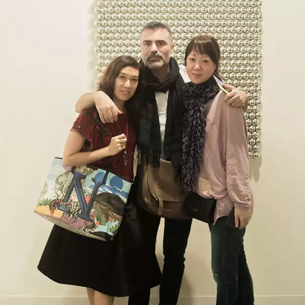 Niki Brodie, Nino Bauti y Karen To