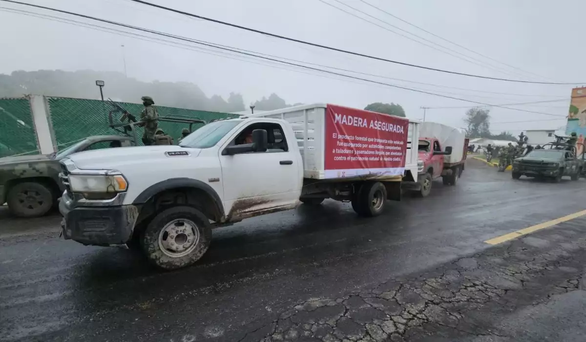 Un operativo contra talamontes llevado a cabo por investigadores de la Fiscalía de Morelos, apoyados por soldados del Ejército y elementos de la Guardia Nacional devino en un enfrentamiento contra un grupo de 120 personas, que quemaron 3 vehículos de carga y un tractocamión en la colonia Alcanfores de esta municipalidad, no se reportan detenidos. El grupo de personas se oponían al cateo y aseguramiento de dos sitios donde se almacenaba madera cortada de manera ilegal en el Bosque de Agua.