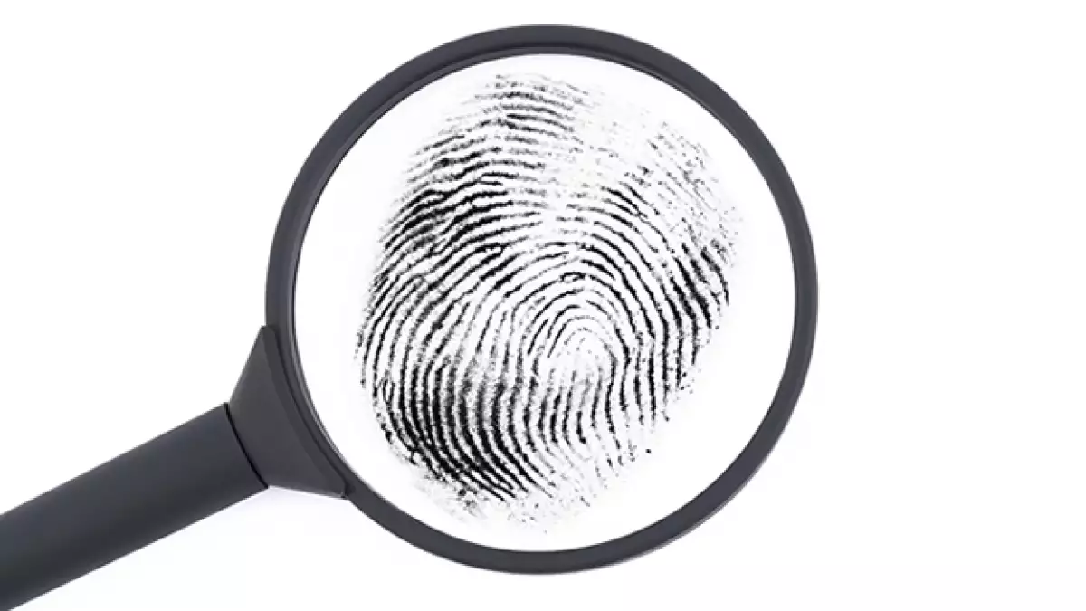 huella espionaje lupa