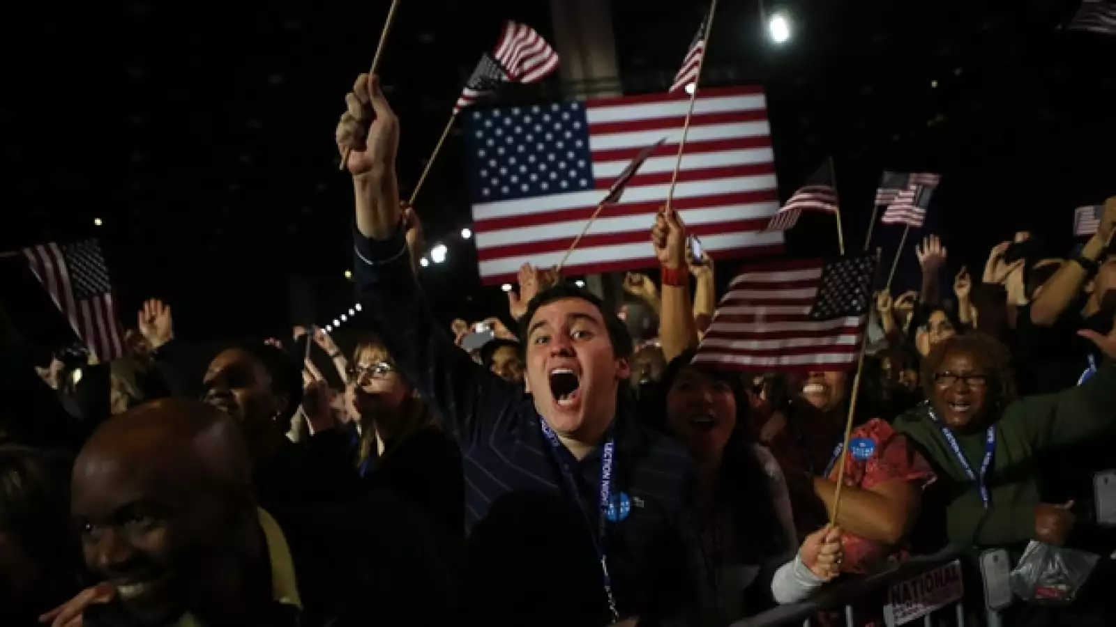 seguidores obama chicago celebrando