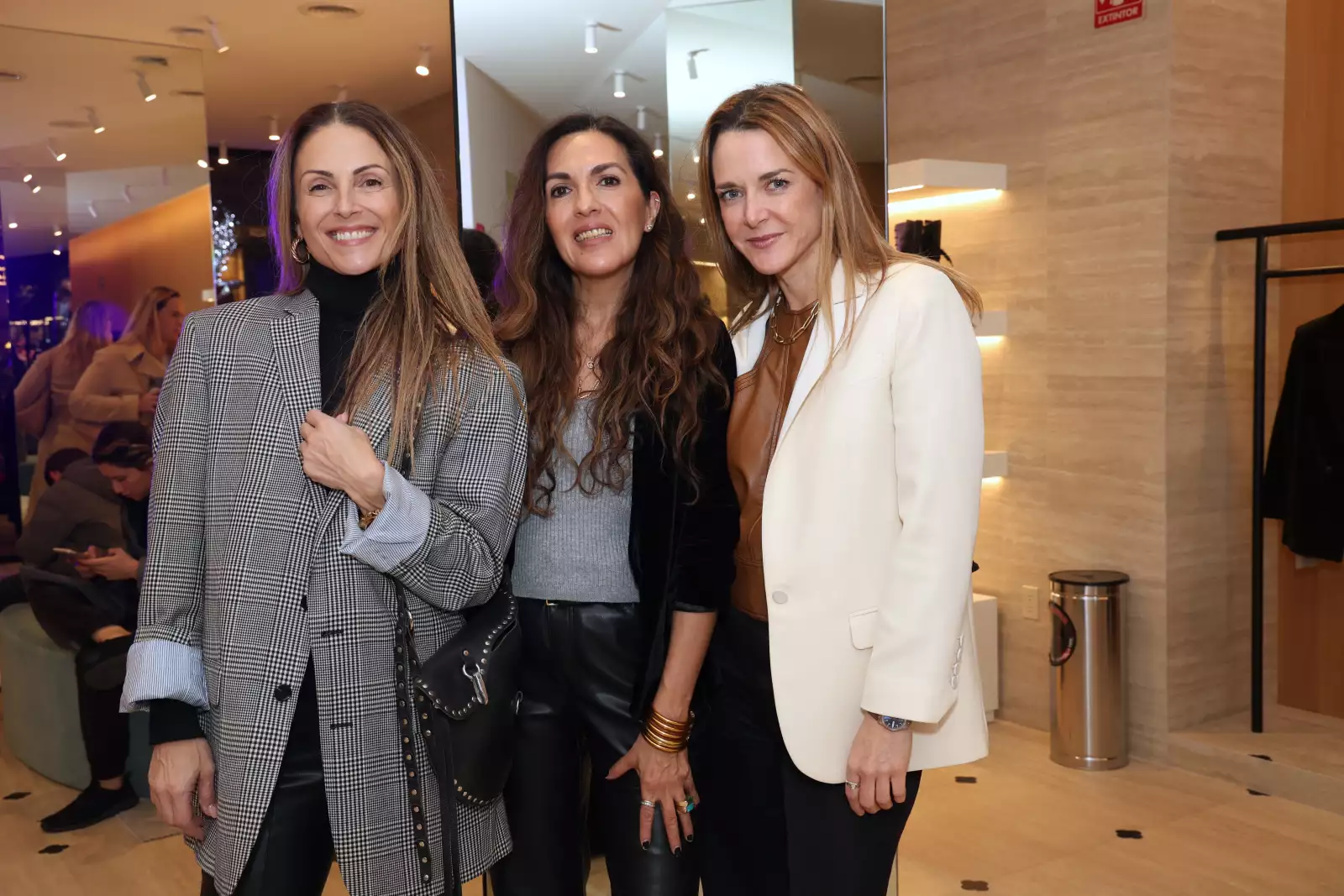 Lety Roman,  Luciana Vázquez y Marcela  Teutli 