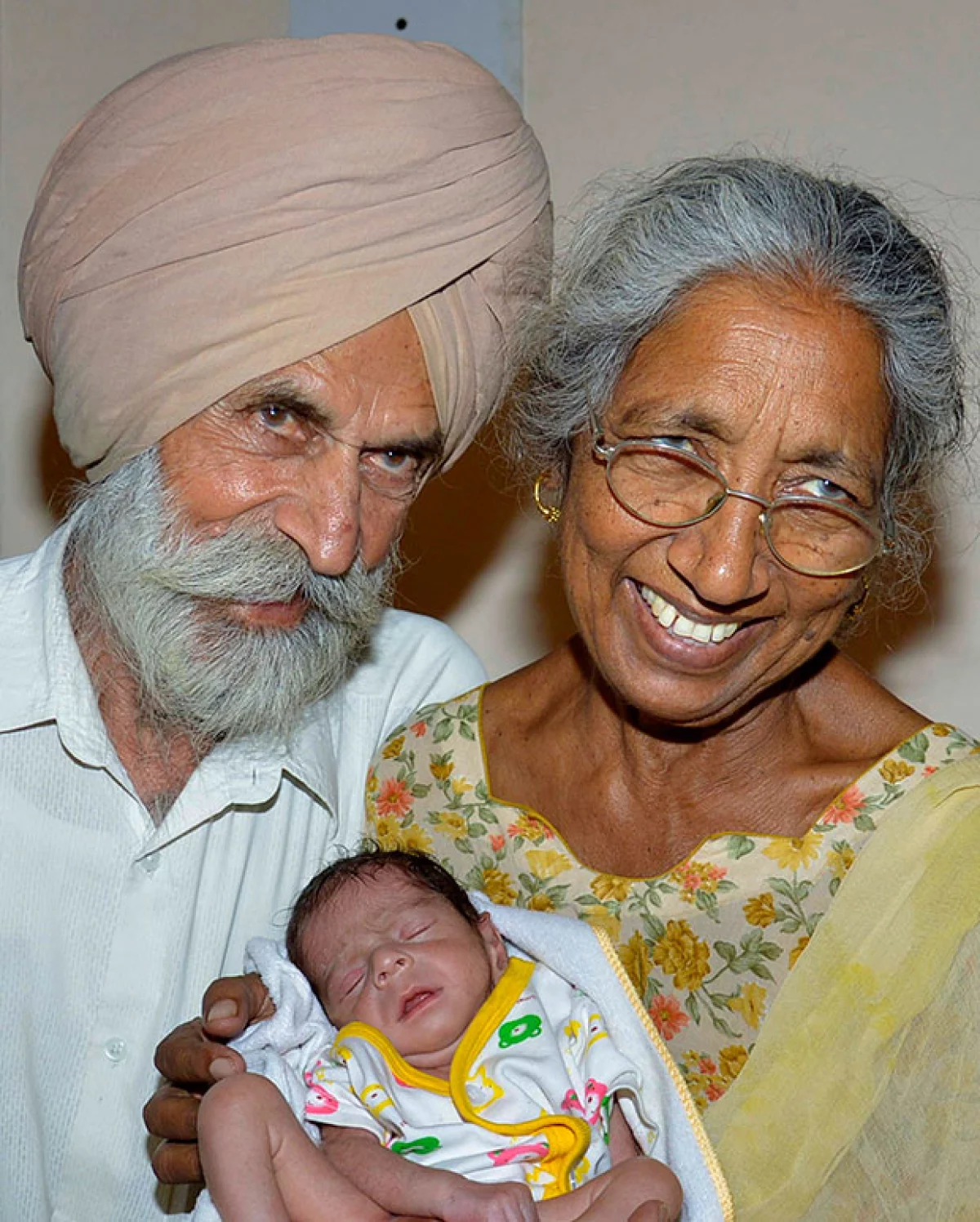 En la India una mujer cumplió su sueño de ser mamá a pesar de su edad, aquí te contamos esta increíble historia.