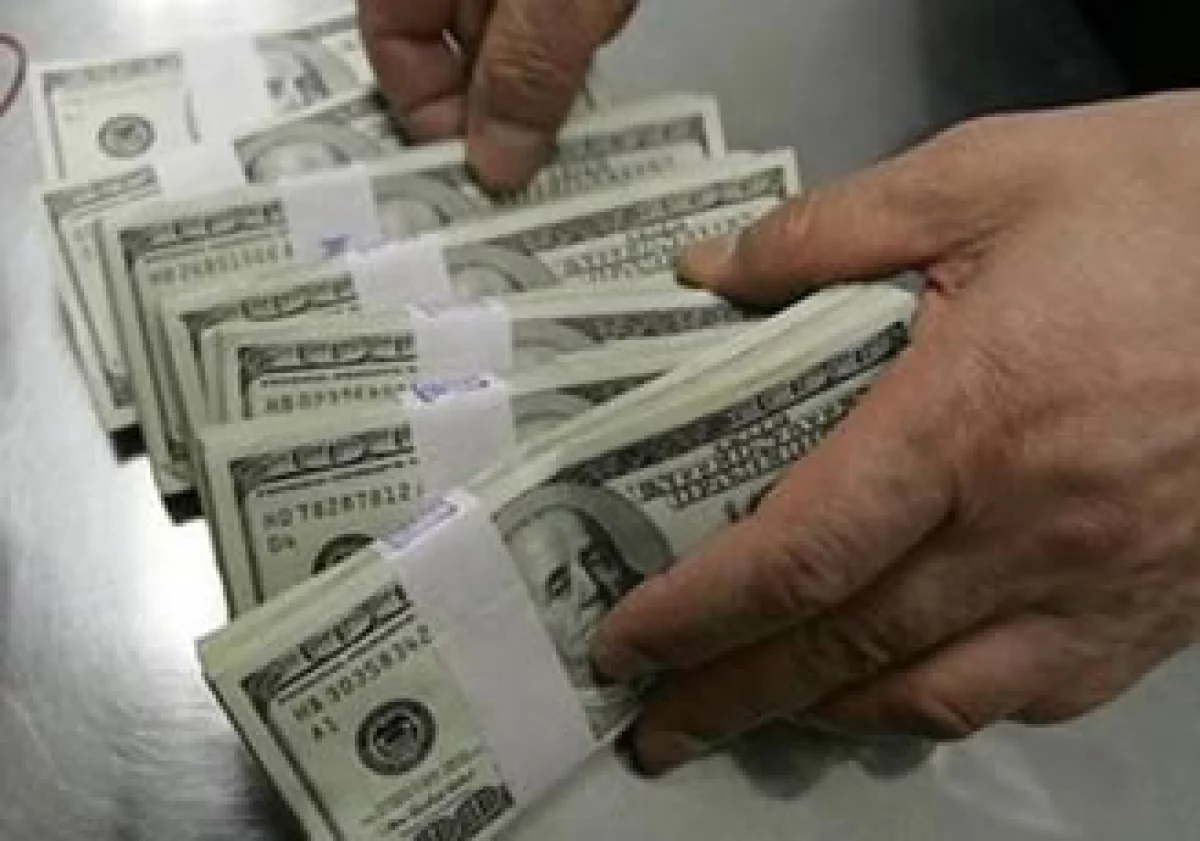 El dólar estadounidense tuvo una mala jornada este martes en los mercados internacionales. (Foto: Reuters)