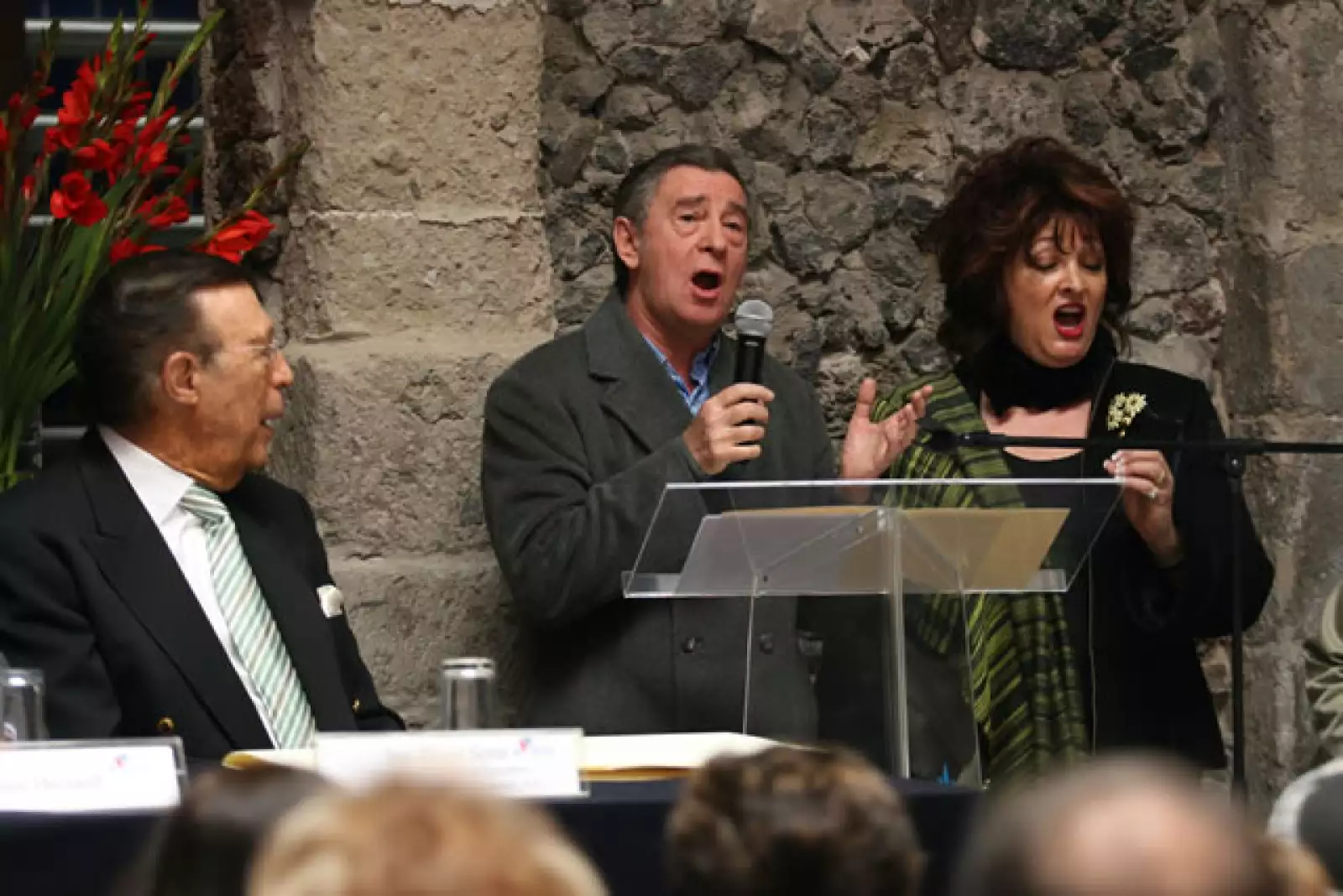 Homenaje a Jacobo Zabludovsky y Leon Davidoff.