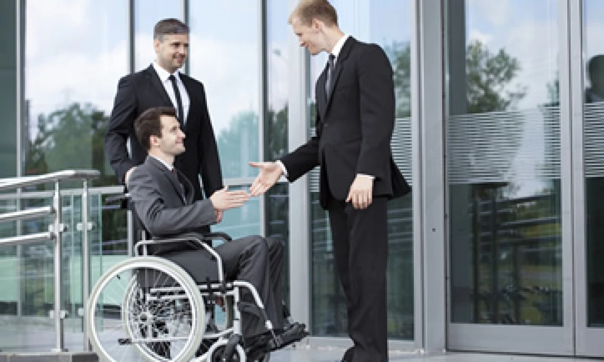 Un paso importante al incluir personas con discapacidad en tu plantilla, es concientizar al personal de recursos humanos para que sean sensibles desde el reclutamiento. (Foto: iStock by Getty Images )