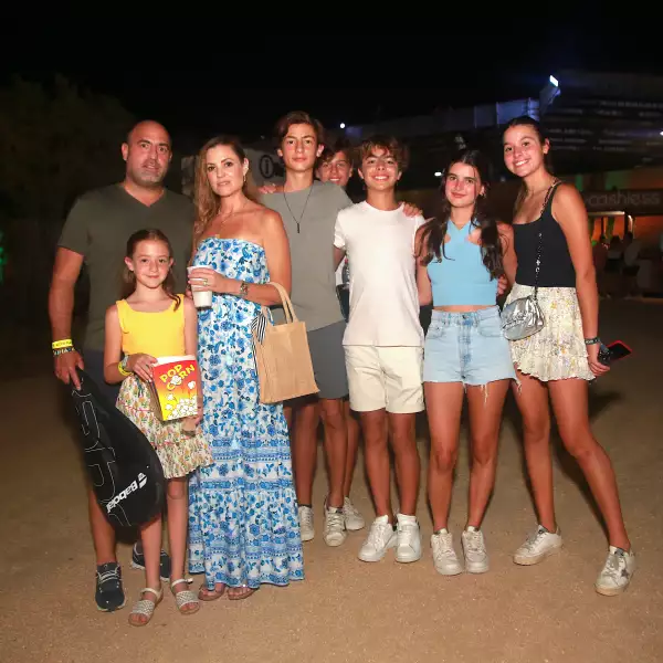 Pablo-Gaby Martí-Gaby Rionda-Arturo Escobar-Andrés Vaughan-Pablo Martí-Vanessa Fernández-Sofía Malcampo