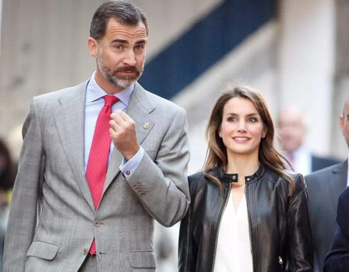 La pareja pasó un fin de semana de descanso en Almería acompañadps por amigos, la anécdota tuvo lugar cuando el príncipie pidió dividir la cuenta en un restaurante en dos partes.