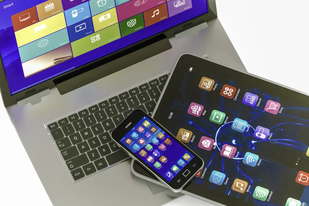 Electronic devices with colorfull icon
