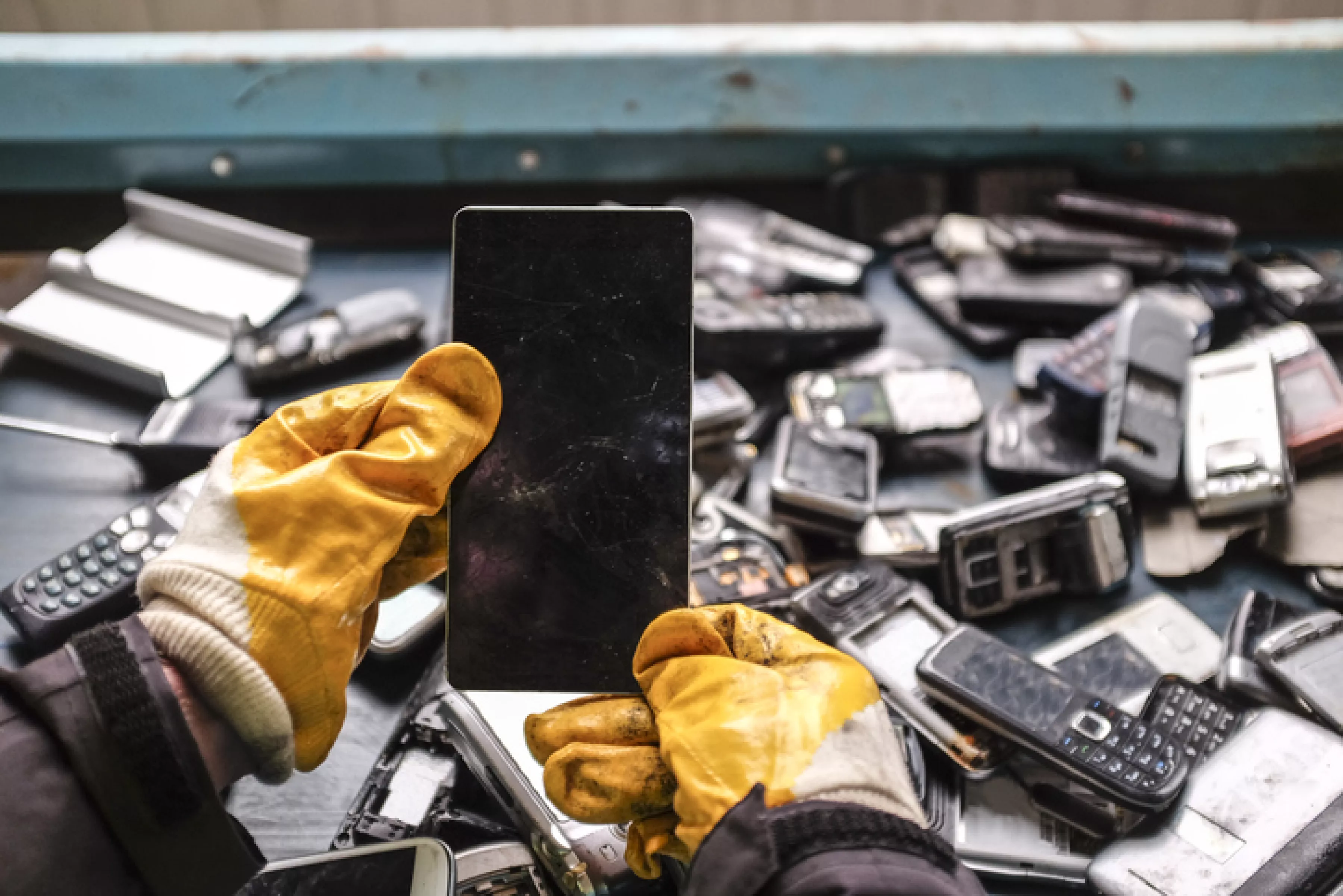 Reducir la basura electrónica impacta en el ambiente y en las finanzas