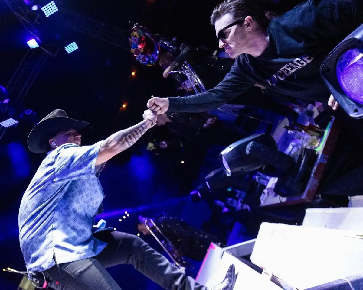 drake-bell-grupo-firme.jpg