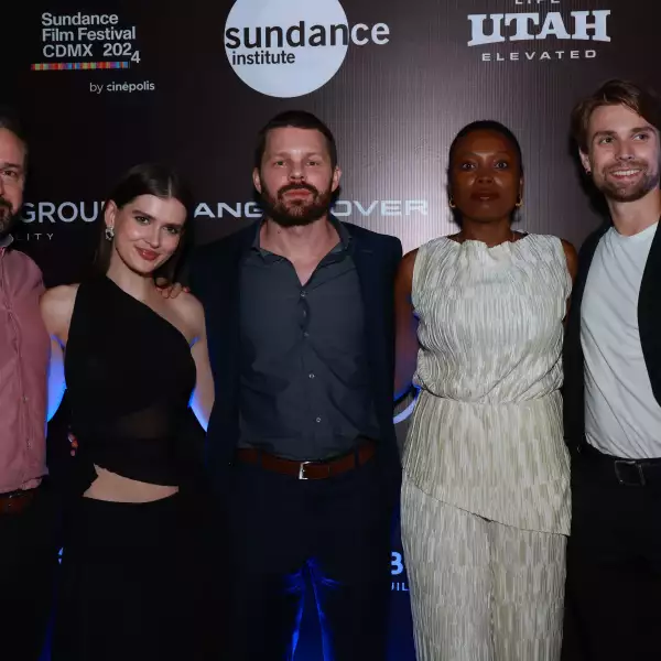 Roberto Cavazos , Maya Luna , Blake Webb ,Milena Pinillo y Pablo