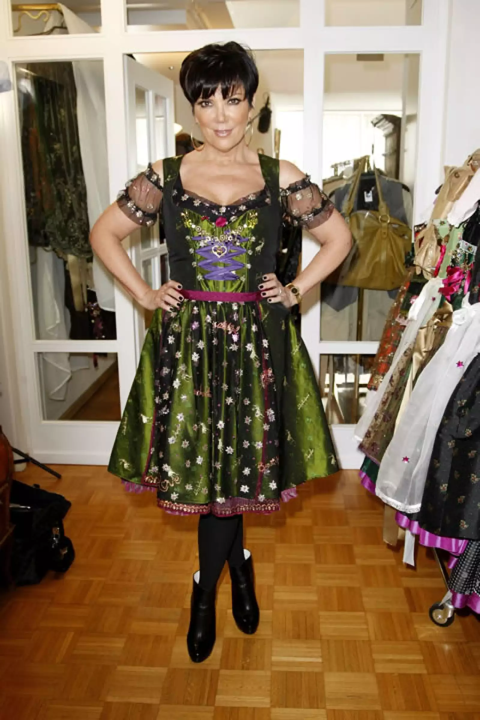 Aquí Kris Jenner vestida para el festival.