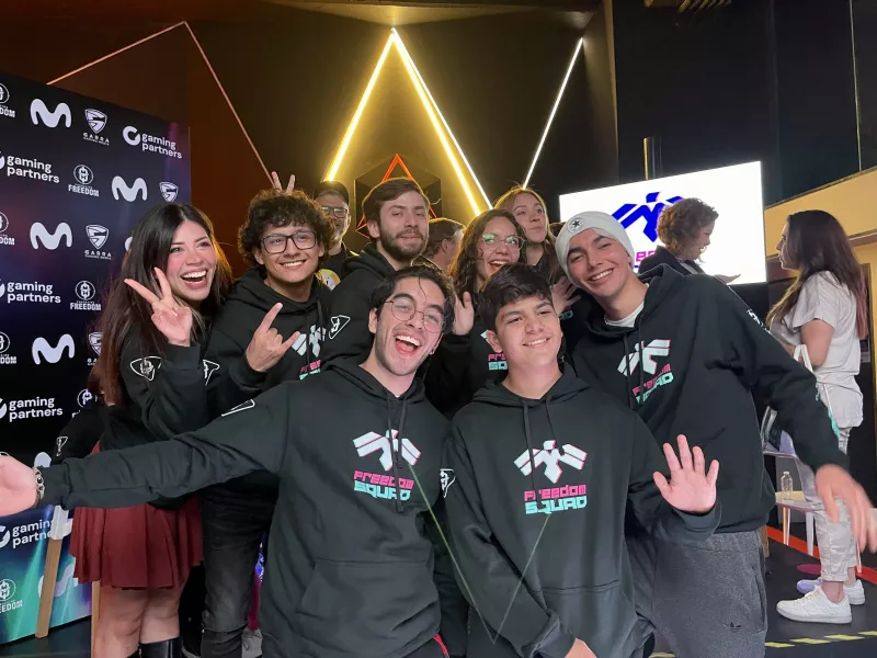 Conoce Freedom Squad: Héroes Tras las Pantallas
