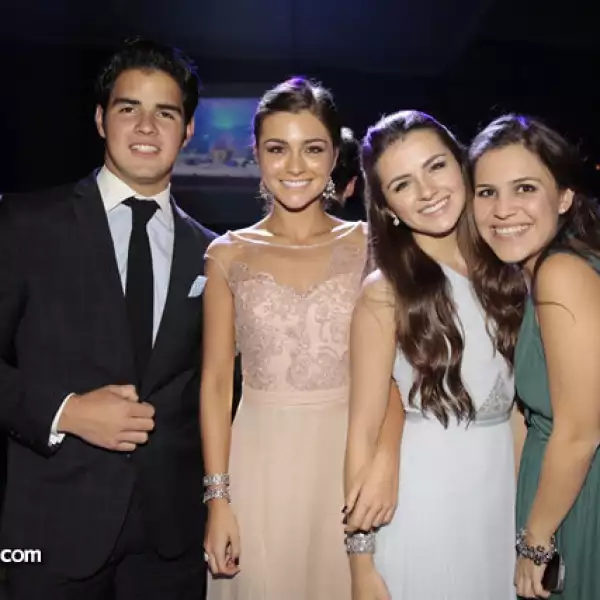 Jerónimo Azcue,Isabel Suárez,Fernanda Suárez,María Dodero