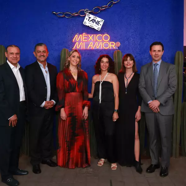 Hermenegildo Cabrera , Gabriel Olivas , Michelle Pell, Maca Sote