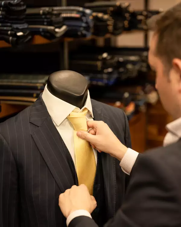 Juan Carlos-Cuesta-la-cara-más-joven-de-la-sastrería
