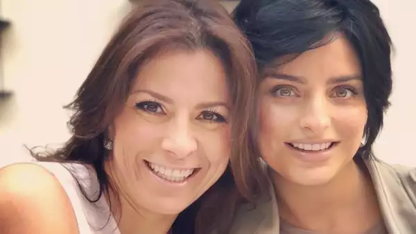 Alessandra Rosaldo y Aislinn Derbez