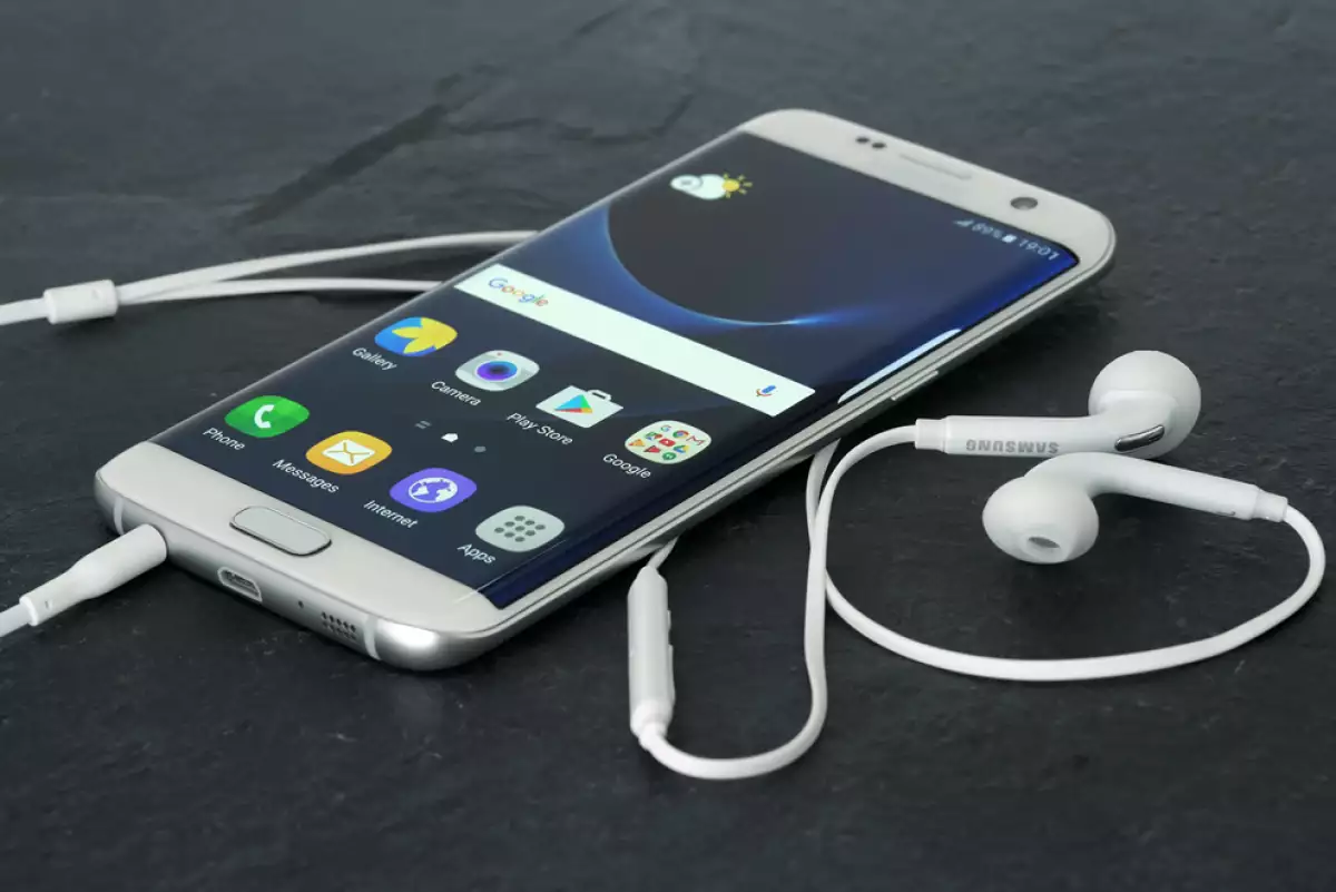 Samsung.