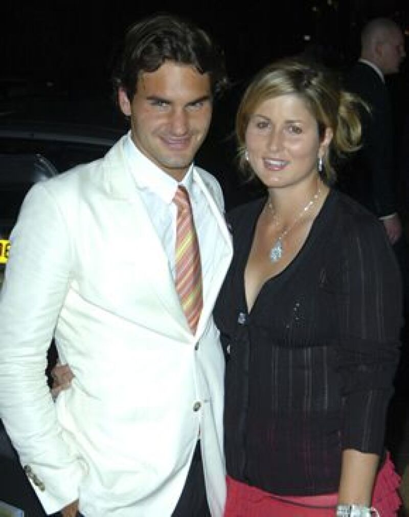 El tenista y su novia, Miroslava Vavrinec, anunciaron mediante la página oficial del suizo, que en verano nacerá su primer hijo, ambos están felices de iniciar una familia juntos.