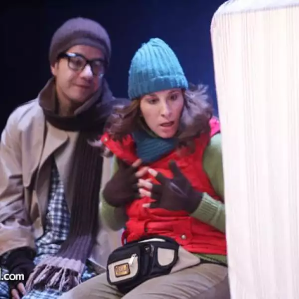 Escenas de la obra Casi un Pueblo