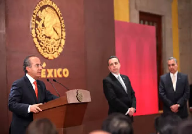 Felipe Calderón designó a Carlos Guzmán Bofill como nuevo titular de la dependencia. (Foto: Cortesía Presidencia)