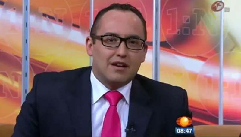 El periodista René Franco aseguró en la radio que el titular de "Primero Noticias" despidió al presentador de espectáculos tras recaer en sus adicciones.