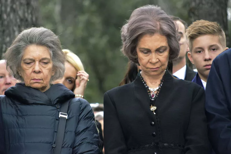 LA REINA SOFÕA RINDE HOMENAJE A SU PADRE EN EL 50 ANIVERSARIO DE SU MUERTE