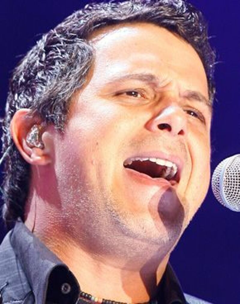 El cantante es investigado por delitos contra la Hacienda Pública y lavado de dinero.