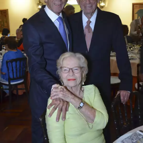 Manuel Arango con Blancon Belk su esposa