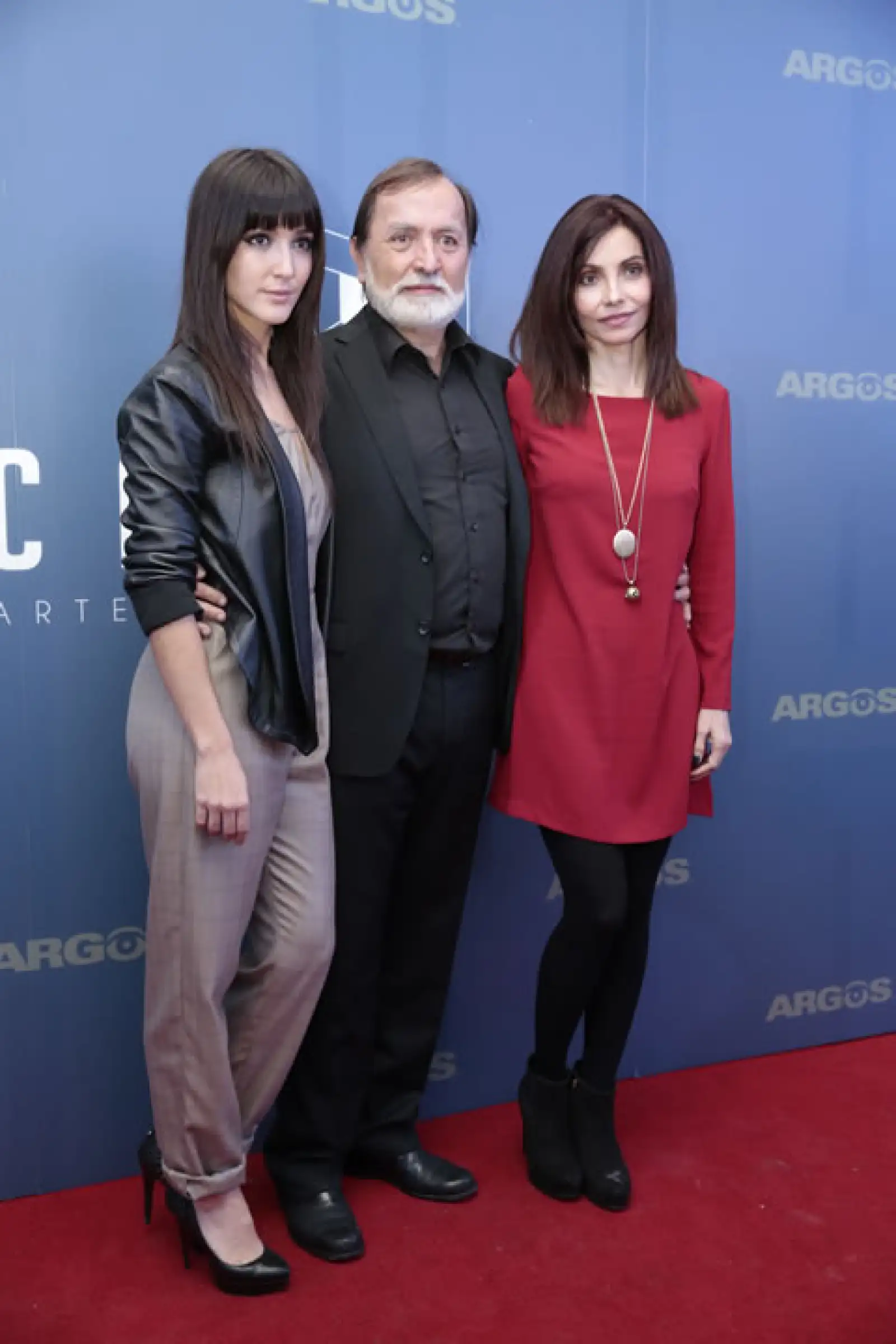 Eréndira Ibarra, Epigmenio Ibarra y Verónica Velasco.
