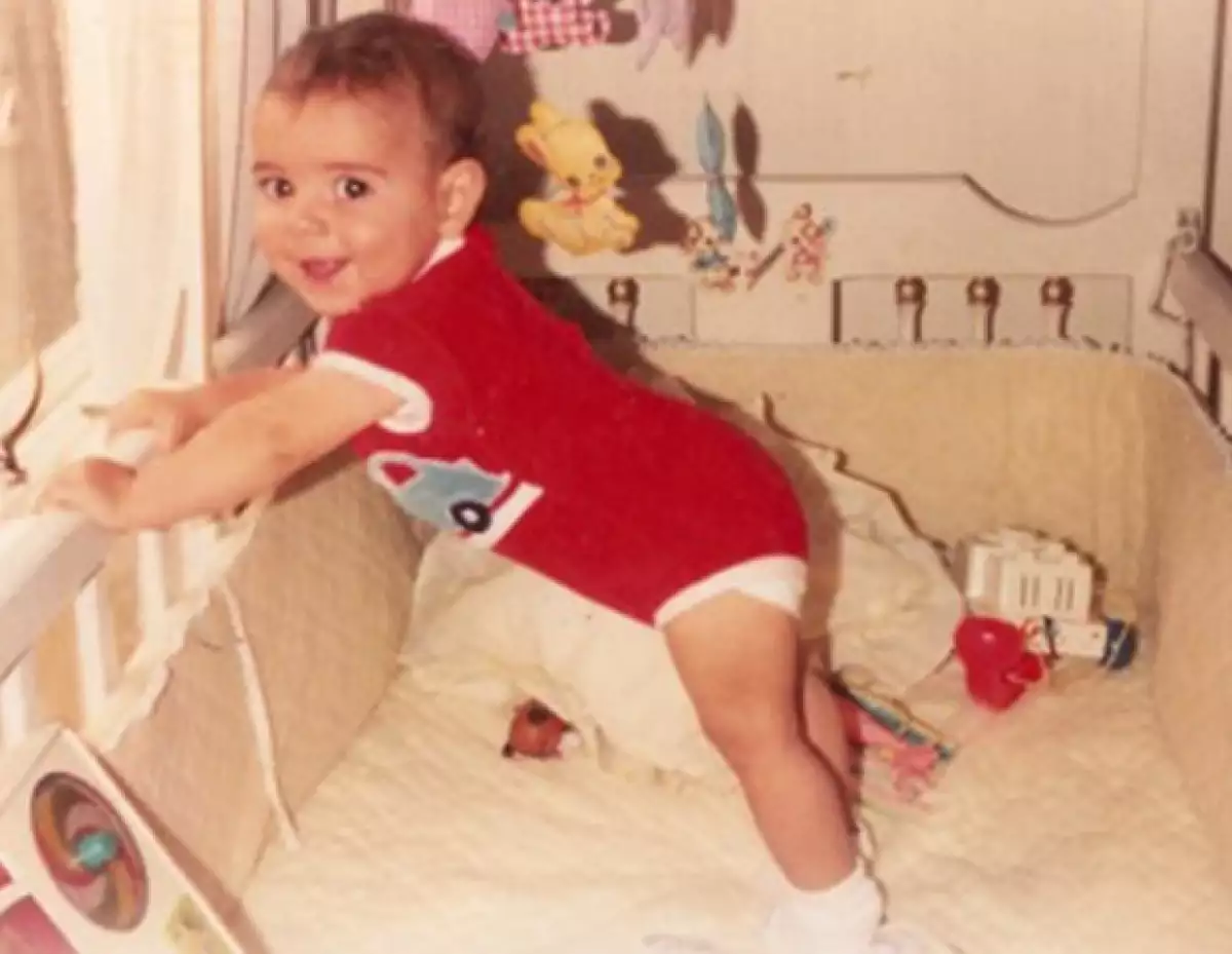 El socio y fundador de The Workshop Arquitectos fue un niño muy creativo e hiperactivo, compartió momentos inolvidables con su hermana mayor.