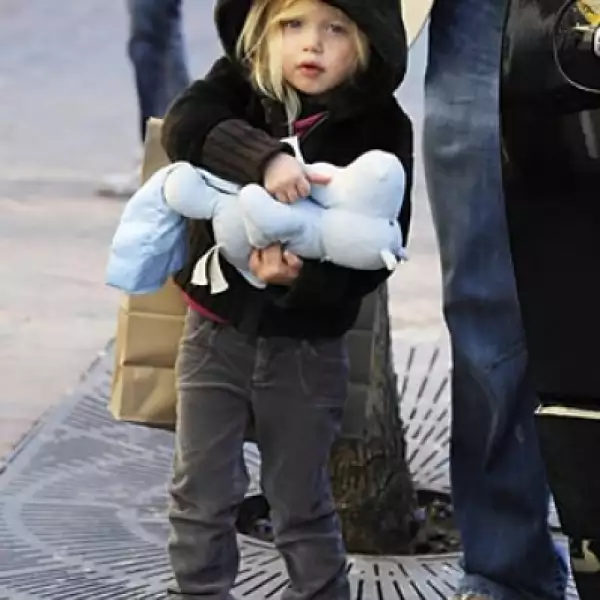 Sus favoritos son los tenis vans, los jeans y las camisetas.