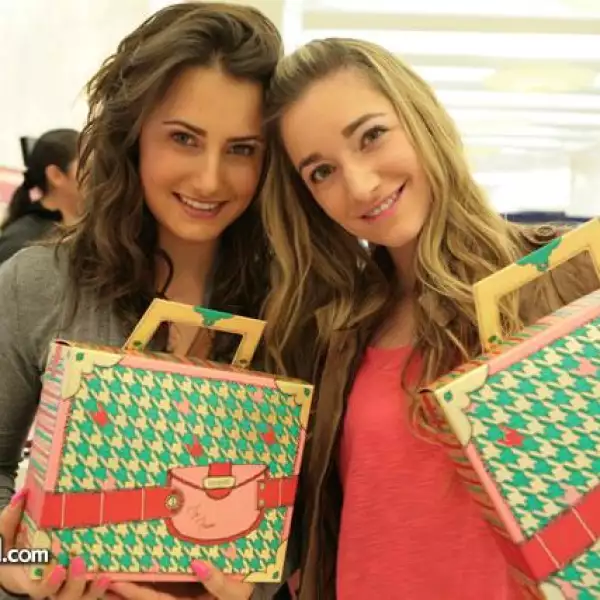 Maricarmen Zabal,Marisol García