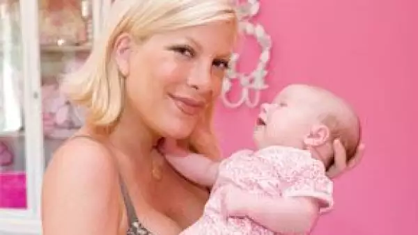 La hija de tres meses de Tori Spelling y Dean McDermott estrena un cuarto de princesa.