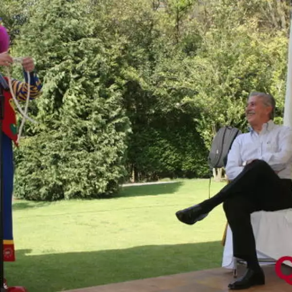 José Luis Bueno, Rayna Zuñiga de Bueno