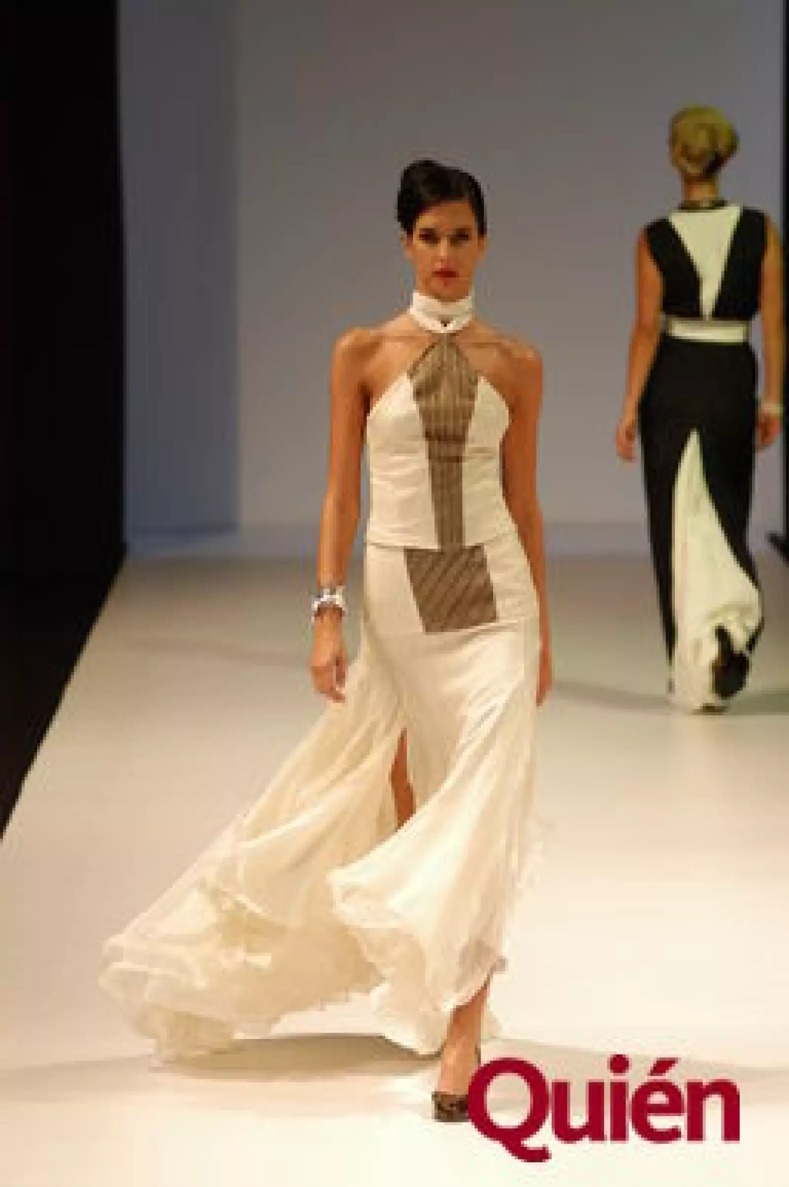 Desfile Alana Savoir