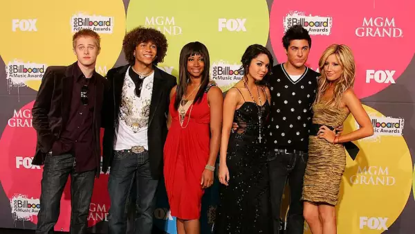 2006 Billboard Music Awards - Press Room