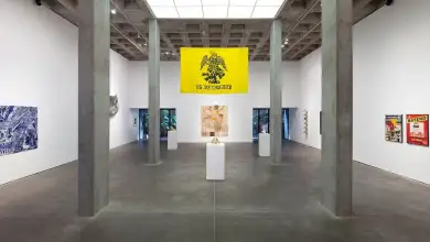 Vista general de la galería OMR con obra del artista Rubén Ortiz Torres. 