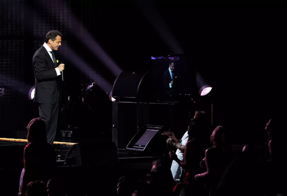 El cantante también aprovechará para festejar por los 25 años de haberse presentado por primera vez en el Auditorio Nacional.