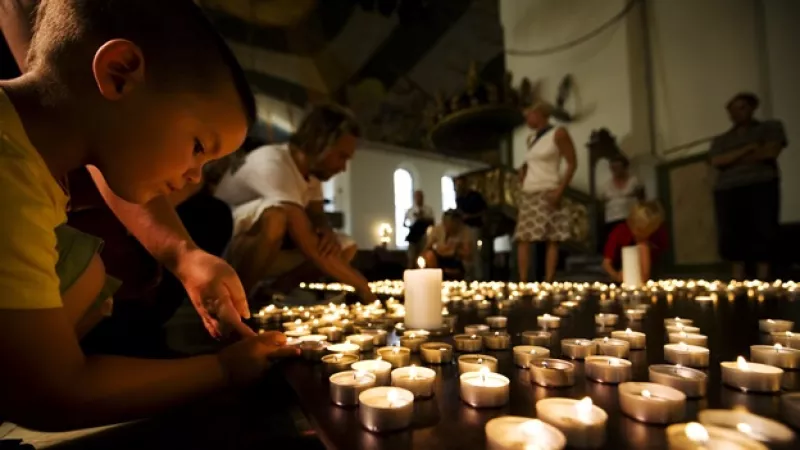 Noruega - niño - catedral de Oslo