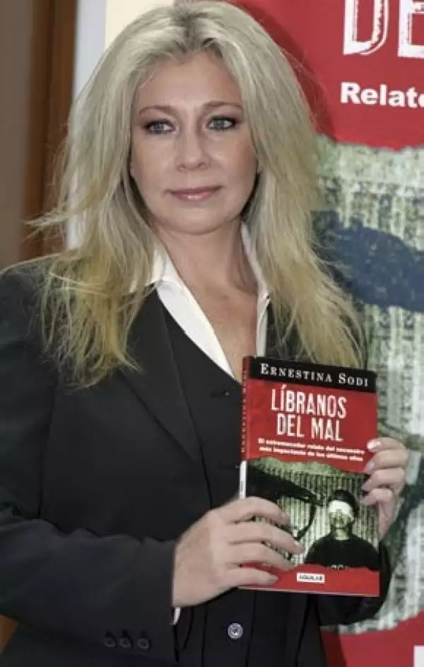 Ernestina Sodi durante la presentación del libro `Líbranos del mal´.