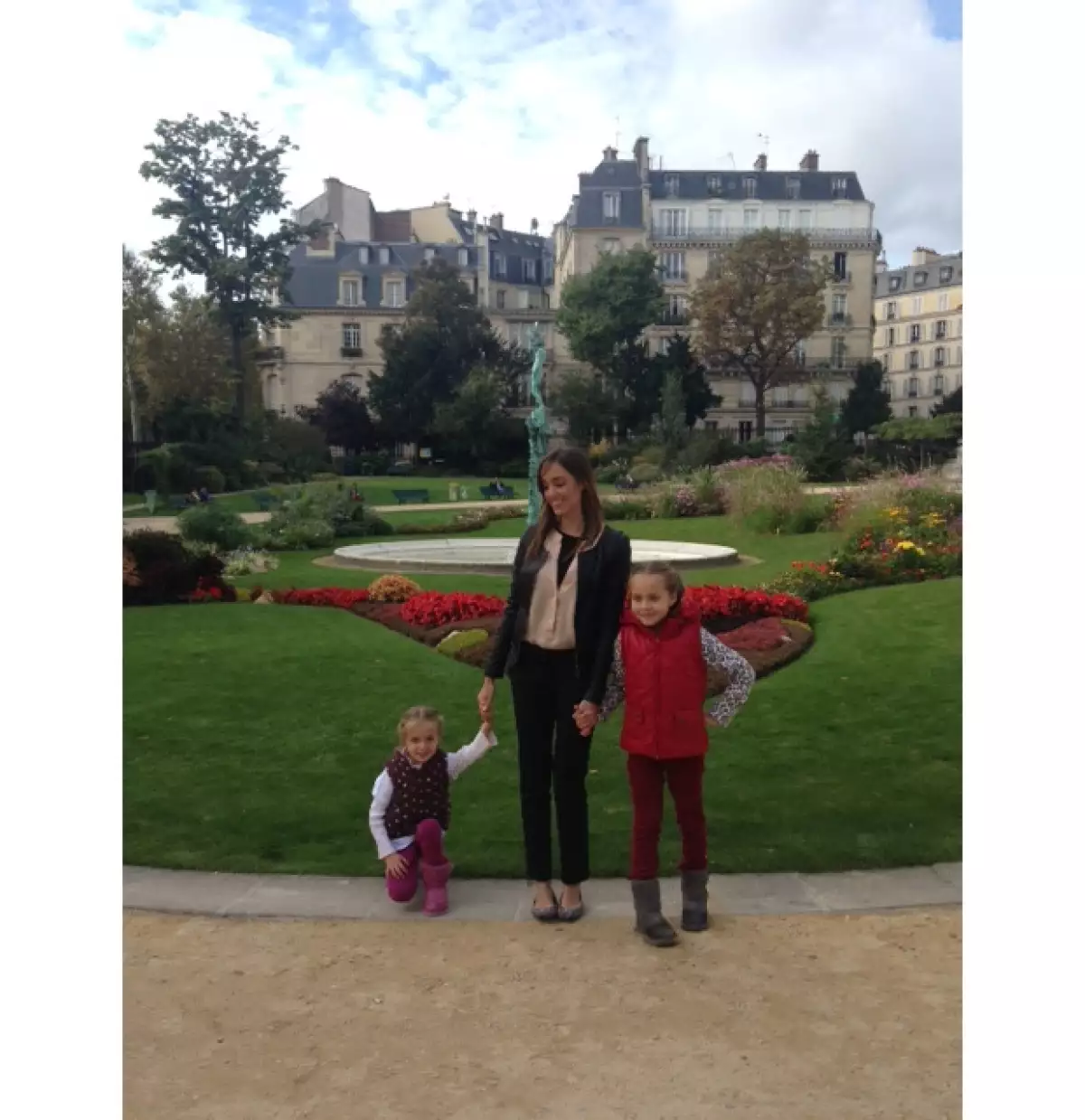 Oli estuvo varias semanas con sus hijas Gia y Luciana.