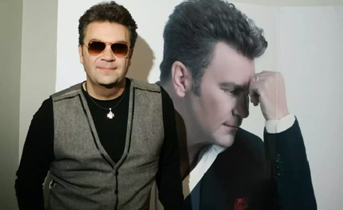 El cantante aseguró que pasará el día de los enamorados con su esposa.