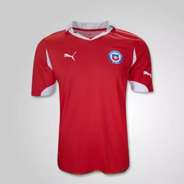 Con la revelación de Alexis Sánchez, el combinado andino pretende hacer un buen papel en el torneo más importante de la región. Su playera tiene un precio de 74.99 dólares.