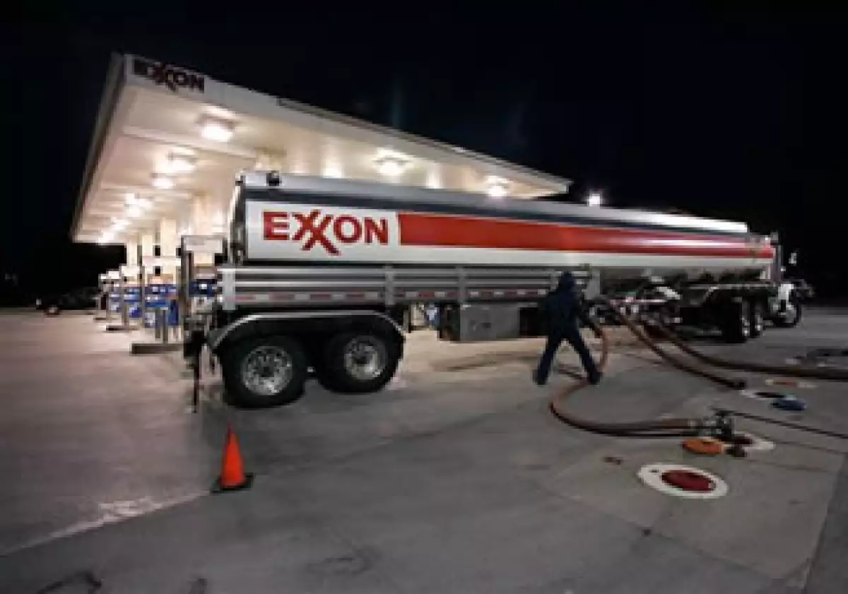 Exxon Mobil invirtió 32,200 mdd en proyectos de energía en todo el mundo en 2010. (Foto: AP)