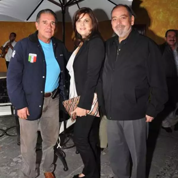 Eduardo León,Mónica López,Tomas López