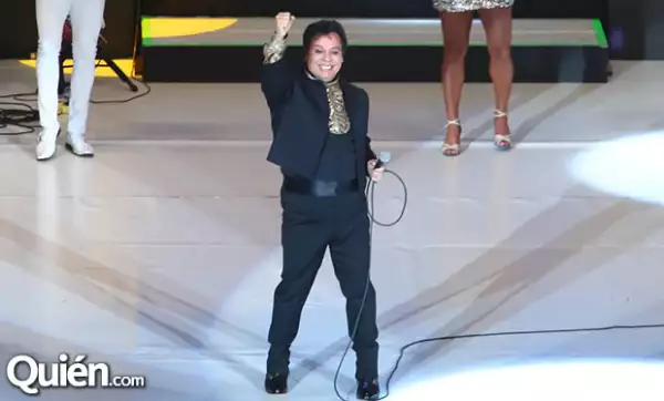 Juan Gabriel no ha perdido su conexión con el público ni la capacidad que tiene de convertir el Auditorio Nacional en un lugar lleno de recuerdos, emociones e historias.