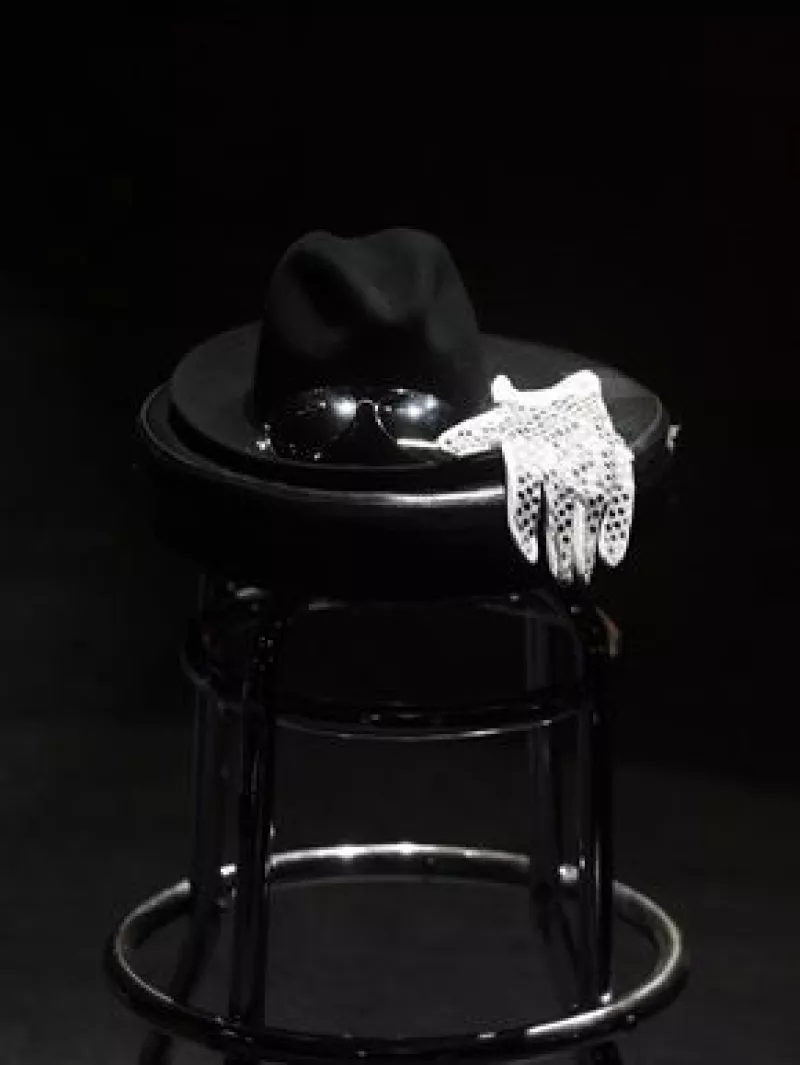 Los familiares del cantante comentaron que había muerto intestado, después se dio a conocer que su última voluntad fue dejar la custodia de sus hijos a su mamá y todos sus bienes en un fideicomiso.