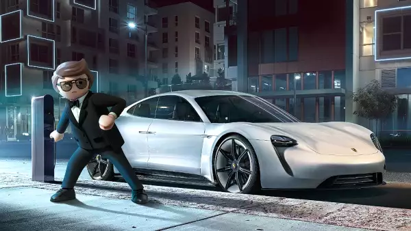 Playmovil Porsche Mission E01.jpg