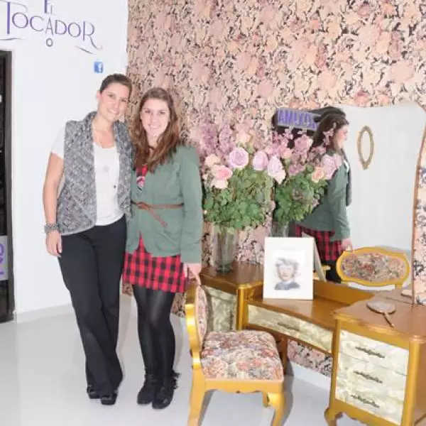 Maria Leaño,Regina Leaño